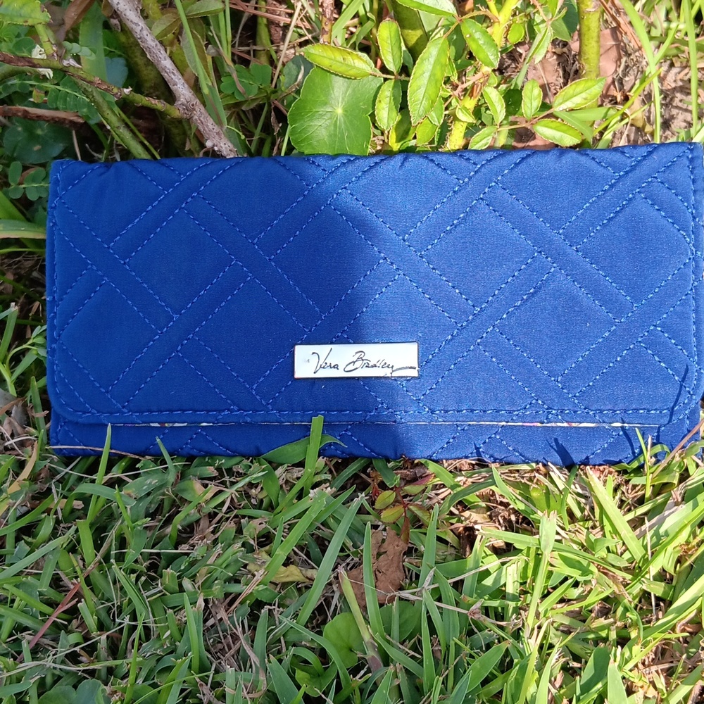 NWOT VERA BRADLEY BLUE LONG WALLET